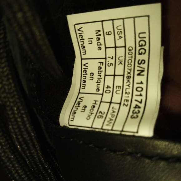 UGG Boots - Picture 5 of 7